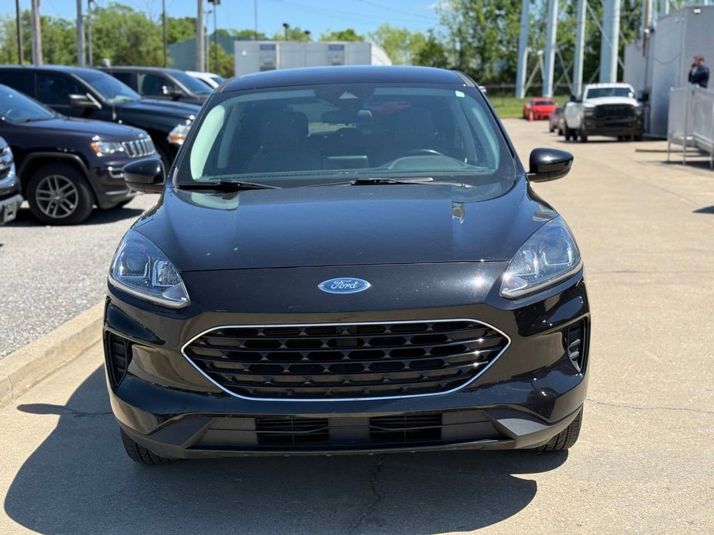 Used 2021 Ford Escape SE w/ SE Sport Appearance Package AWD/4WD image 3