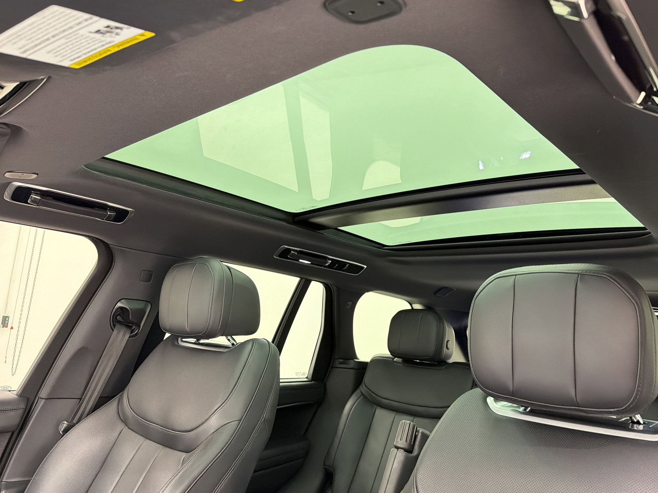 Used 2023 Land Rover Range Rover SE image 14