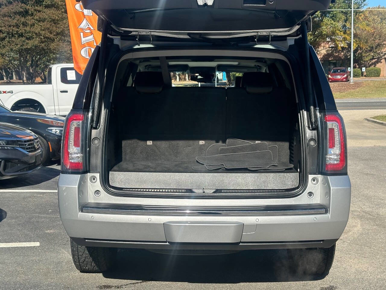 Used 2018 GMC Yukon Denali image 20