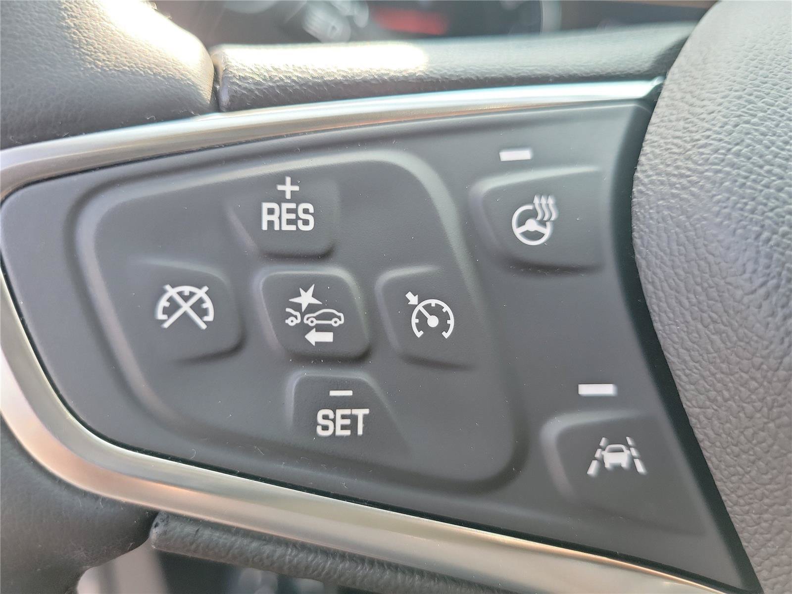 Used 2024 Chevrolet Equinox LT FWD image 21