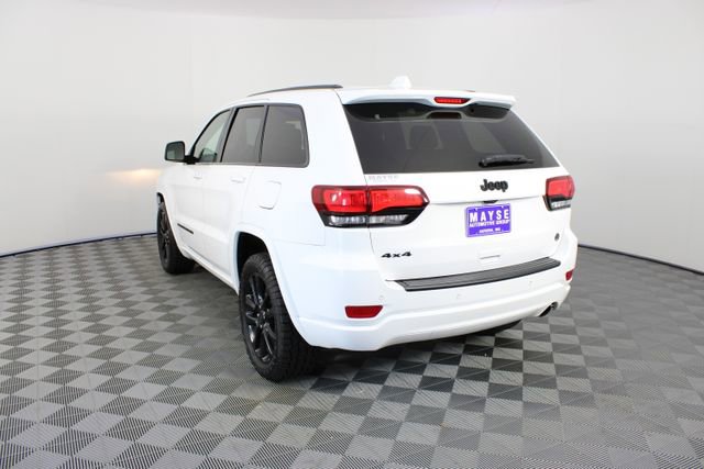 Used 2022 Jeep Grand Cherokee Laredo X image 23
