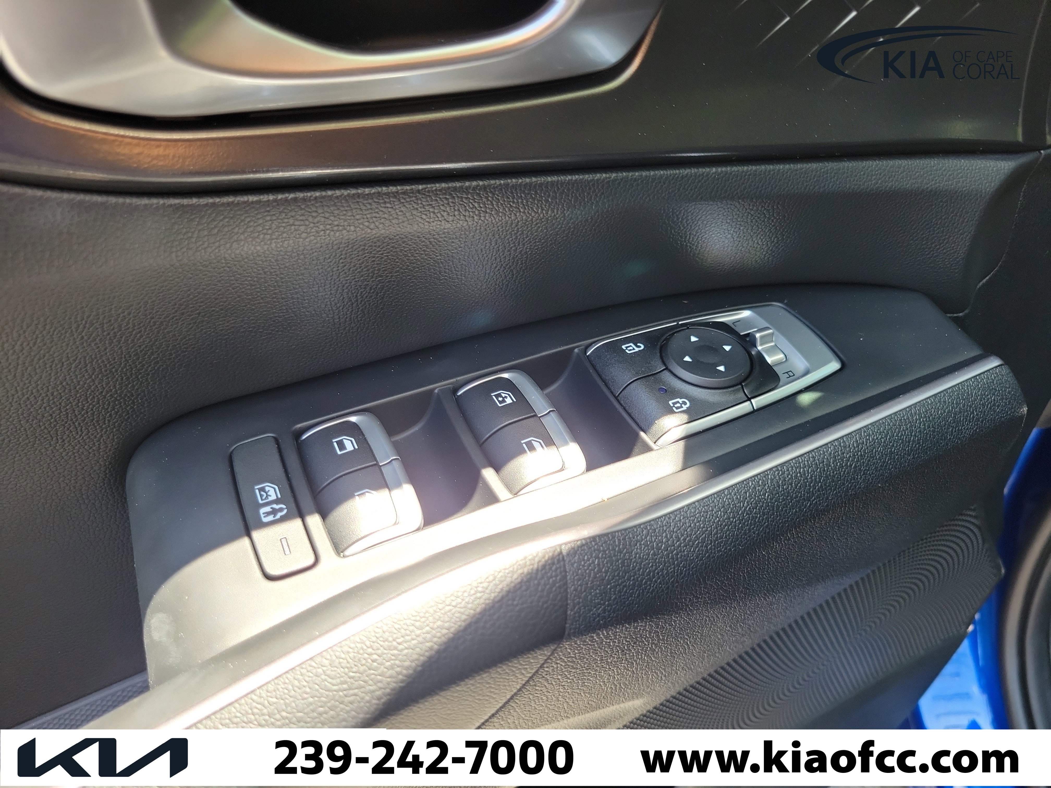 Used 2022 Kia Sorento S w/ Panoramic Sunroof Package FWD image 24