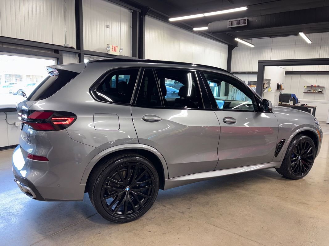 Used 2024 BMW X5 sDrive40i w/ M Sport Package image 11
