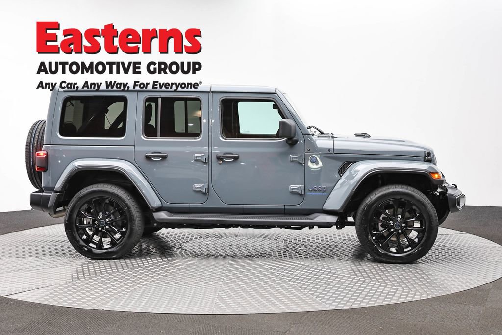 Used 2025 Jeep Wrangler Unlimited Sahara image 4