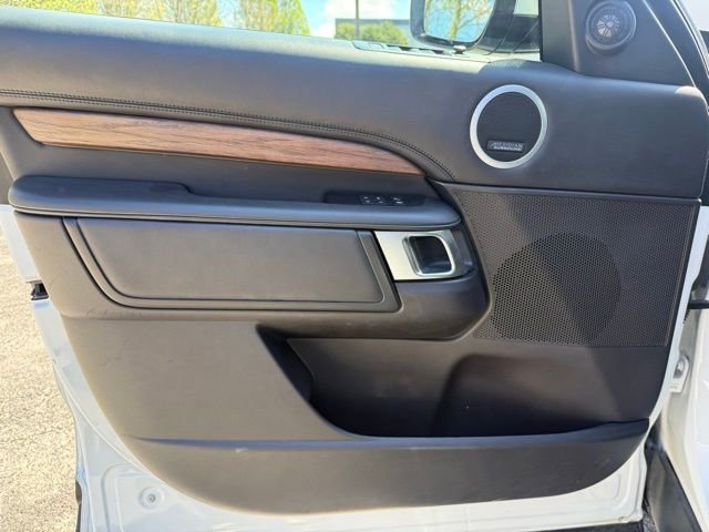 Used 2018 Land Rover Discovery HSE Luxury AWD/4WD image 15