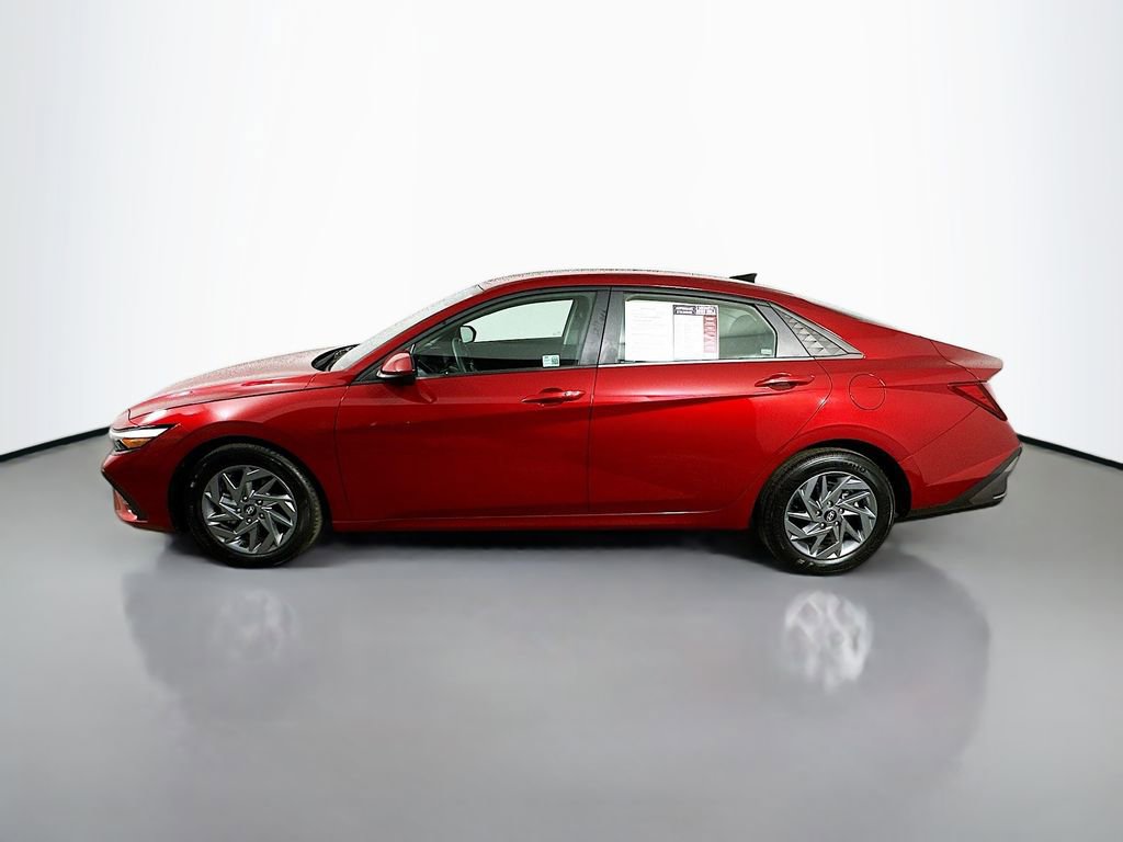 Used 2024 Hyundai Elantra SEL image 5