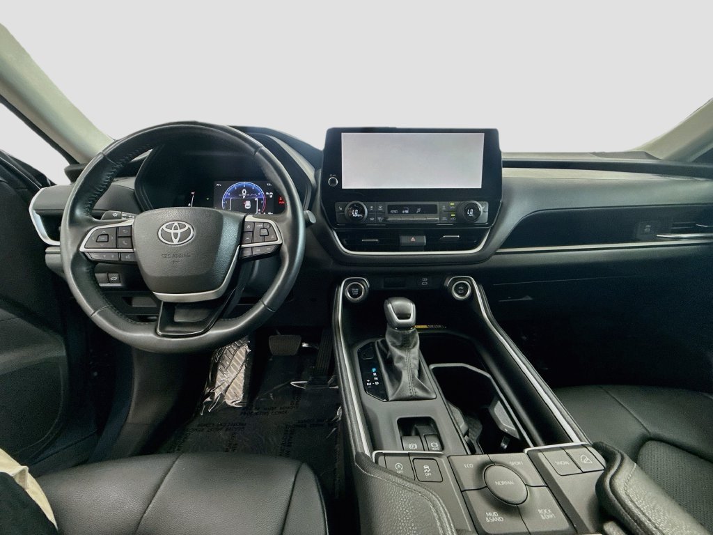 Used 2024 Toyota Grand Highlander AWD image 12