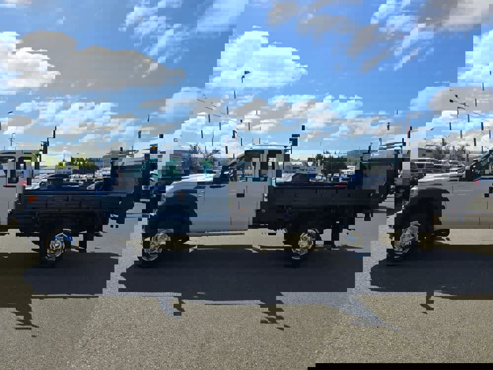 Used 2013 Ford F550 XL 2WD SuperCab 186 WB 84 CA w/ XL Value Pkg image 2