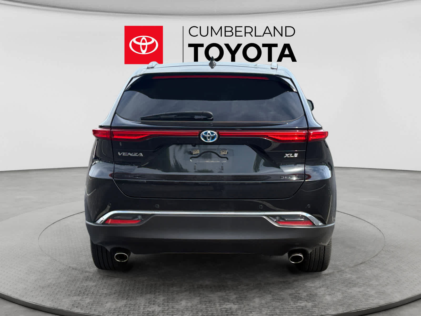 Used 2024 Toyota Venza XLE AWD/4WD image 4