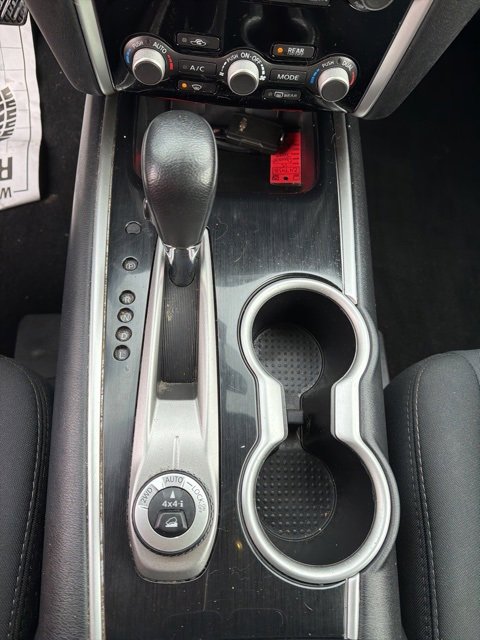 Used 2017 Nissan Pathfinder SV image 21