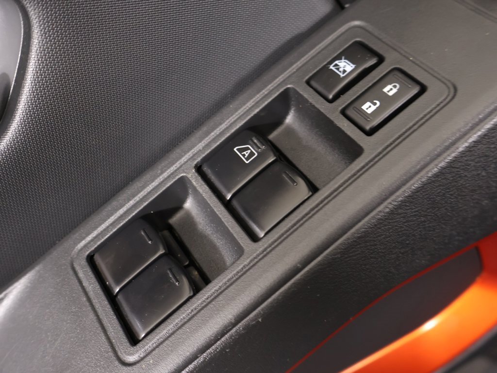 Used 2022 Nissan Frontier PRO-4X w/ Technology Package image 36