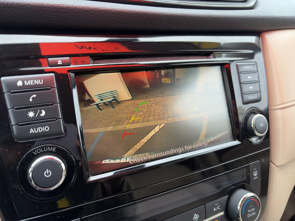 Used 2019 Nissan Rogue SV FWD image 12