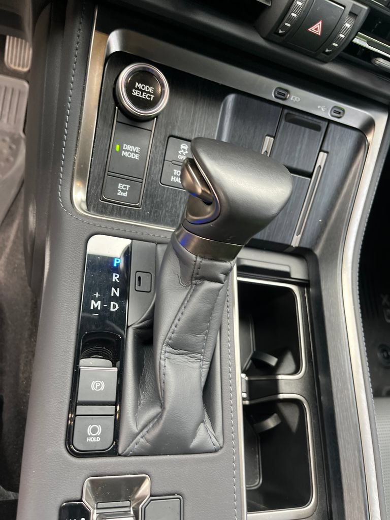 Used 2025 Lexus GX 550 w/ Accessory Package (2T) AWD/4WD image 24