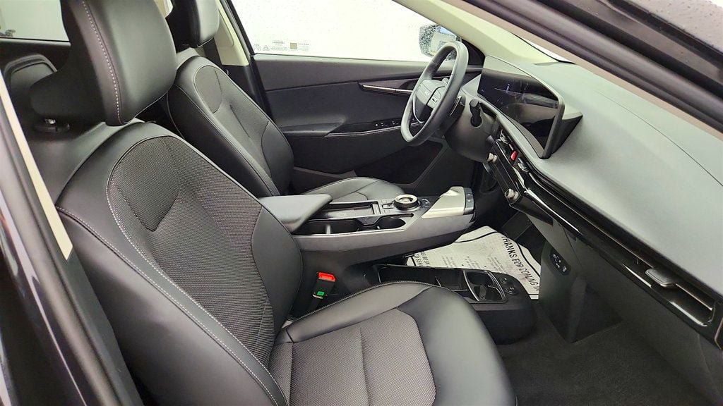 Used 2025 Kia EV6 2WD image 21