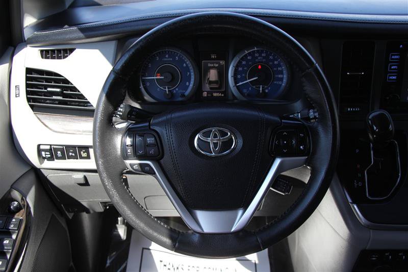 Used 2016 Toyota Sienna XLE w/ XLE Navigation Package FWD image 27