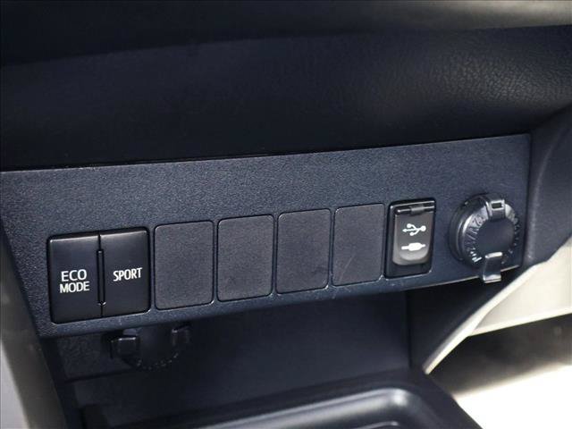Used 2015 Toyota RAV4 LE AWD/4WD image 18