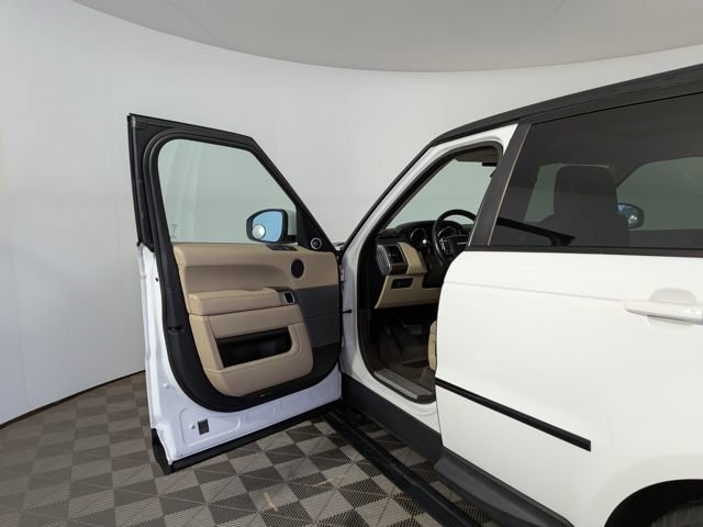 Used 2015 Land Rover Range Rover Sport HSE image 14