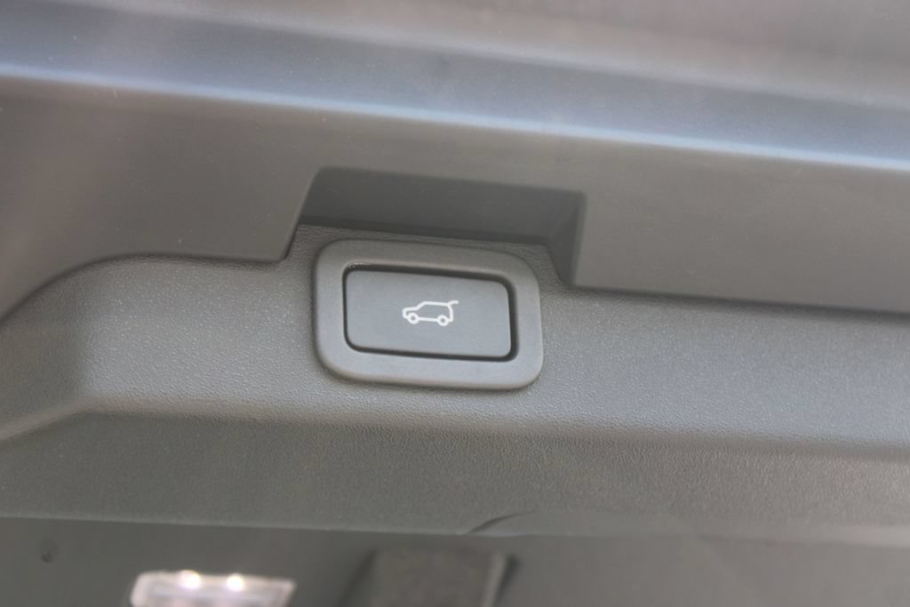 Used 2019 Land Rover Discovery SE AWD/4WD image 13