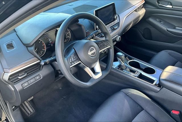 Used 2024 Nissan Altima 2.5 SV image 17