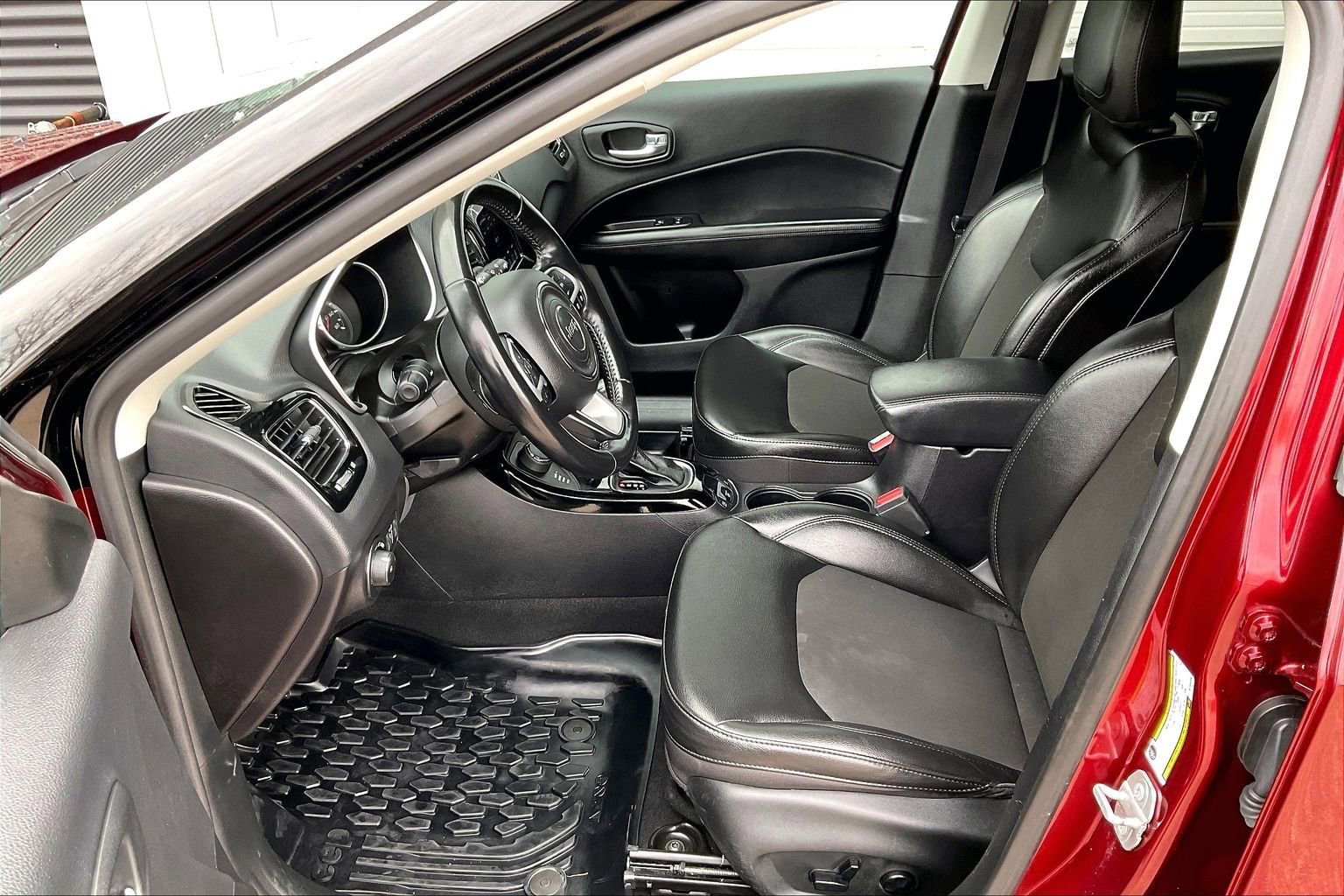 Used 2021 Jeep Compass Latitude image 16