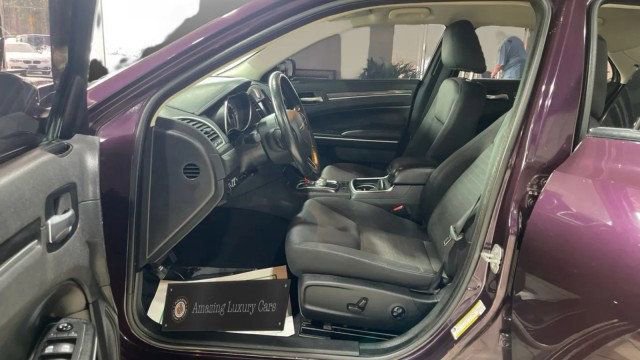 Used 2021 Chrysler 300 Touring w/ Sport Appearance Package image 9
