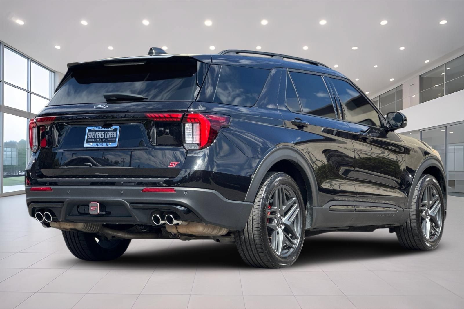 Used 2025 Ford Explorer ST w/ Sun And Sound Package AWD/4WD image 4