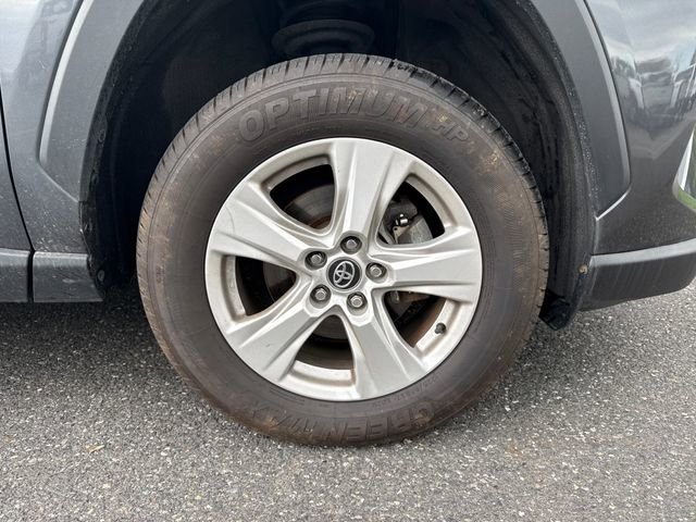 Used 2021 Toyota RAV4 XLE AWD/4WD image 11