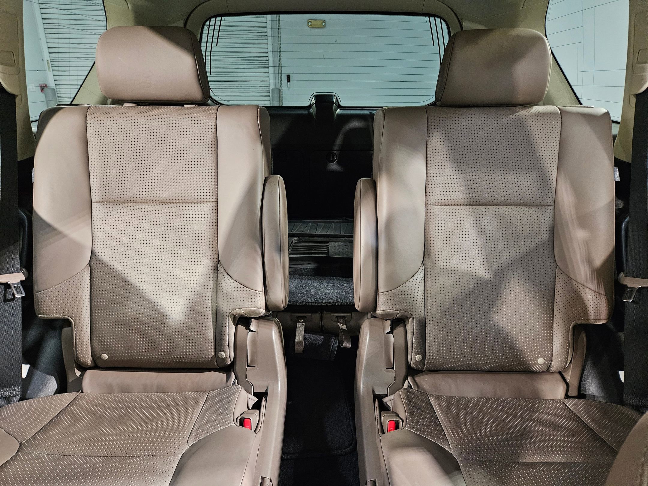 Used 2021 Lexus GX 460 Luxury w/ Sport Design Package AWD/4WD image 13