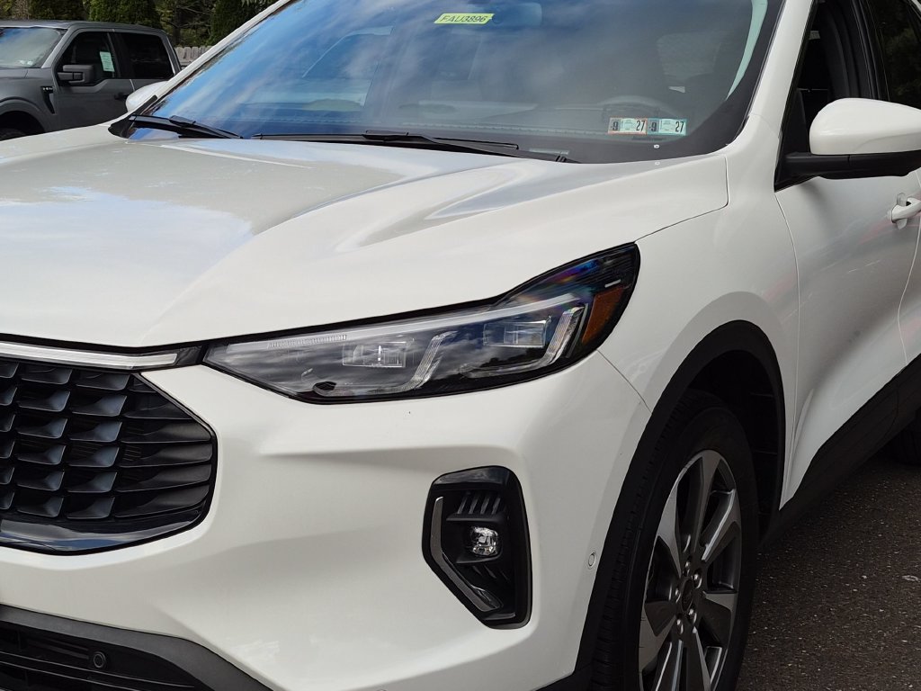 Certified 2023 Ford Escape Platinum w/ Premium Technology Package AWD/4WD image 3