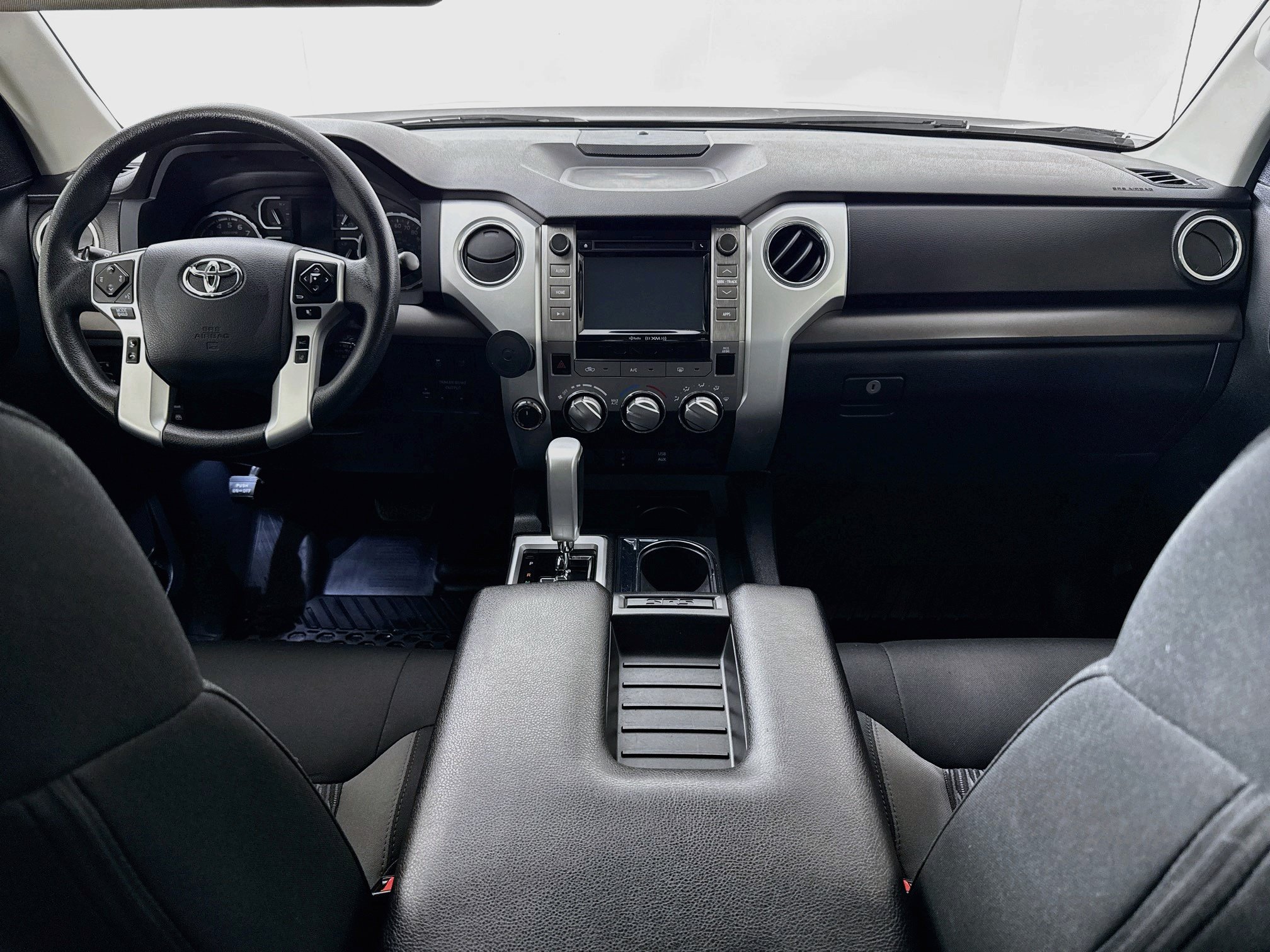 Used 2018 Toyota Tundra SR5 AWD/4WD image 3