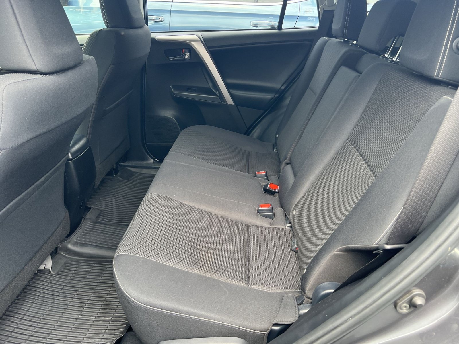 Used 2018 Toyota RAV4 XLE w/ Plus Extra Value Package AWD/4WD image 20
