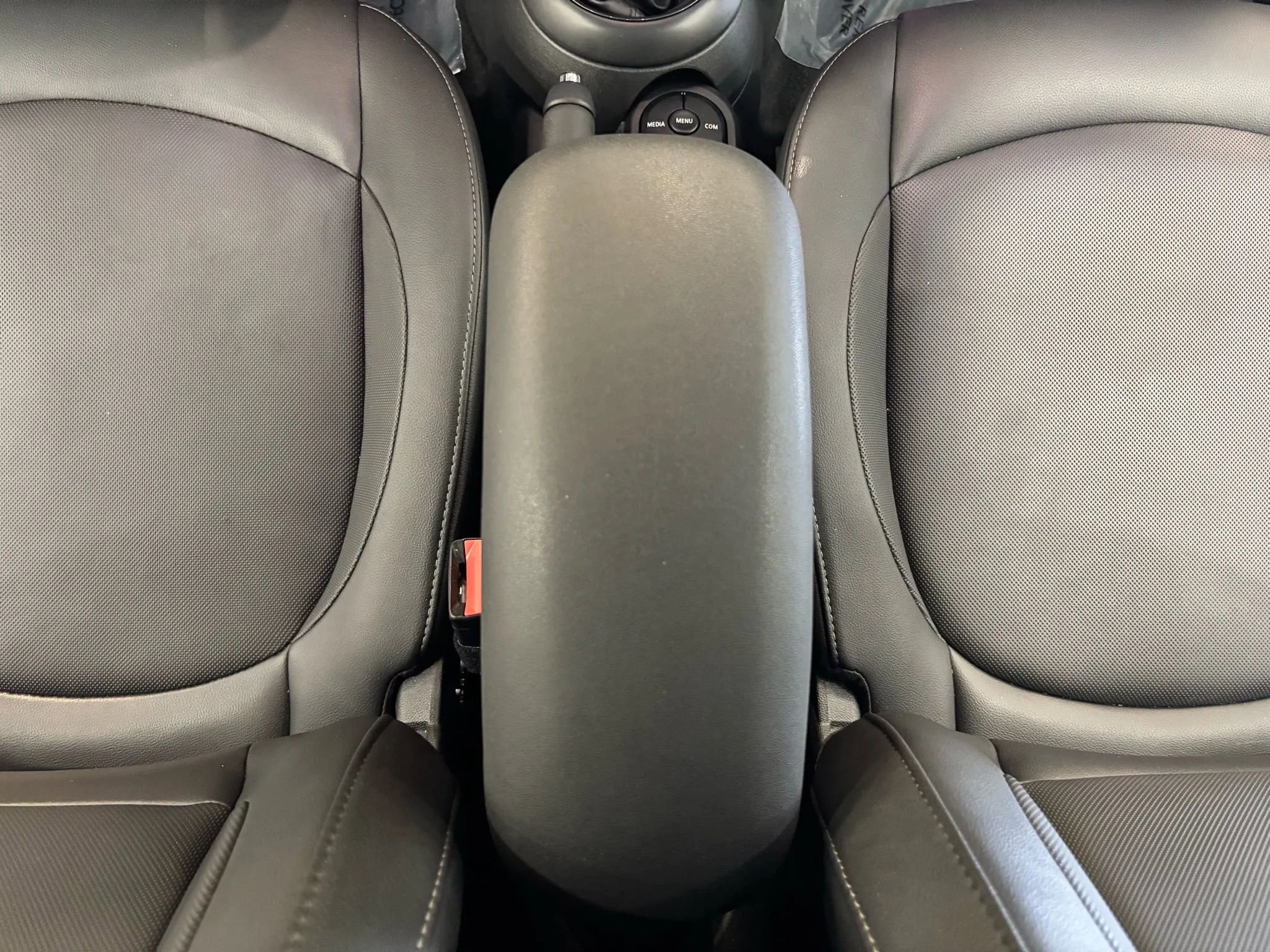 Used 2019 MINI Cooper 2-Door Hardtop w/ Signature Upholstery Package image 19