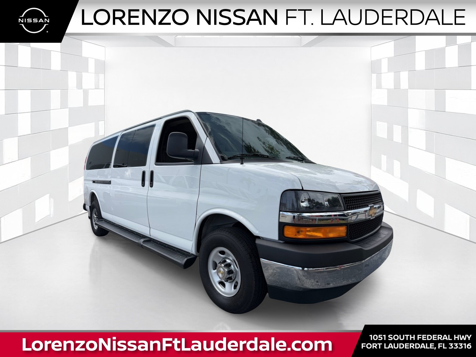 Used 2025 Chevrolet Express 3500 LT w/ LT Preferred Equipment Group RWD image 1