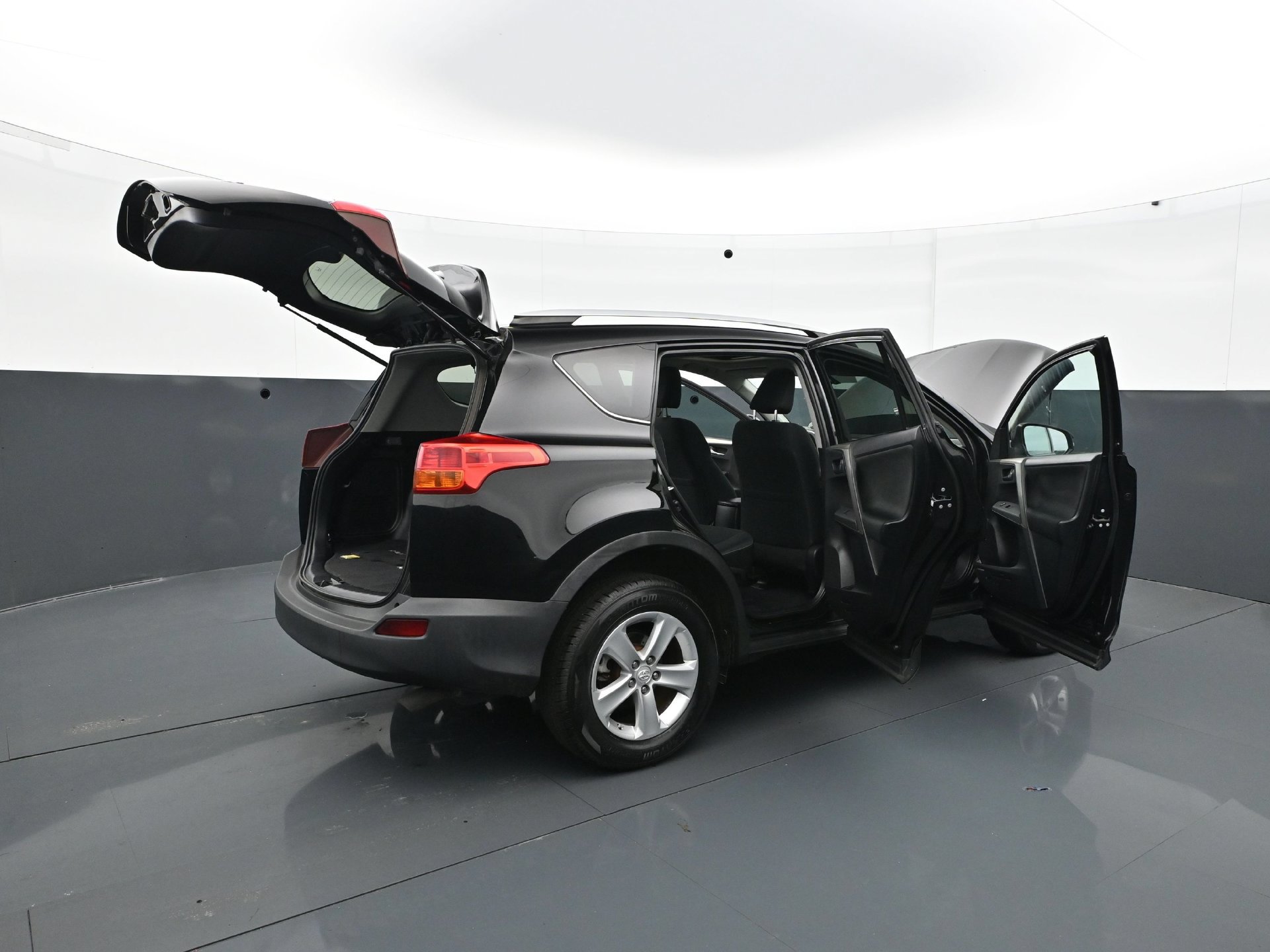 Used 2014 Toyota RAV4 XLE AWD/4WD image 34