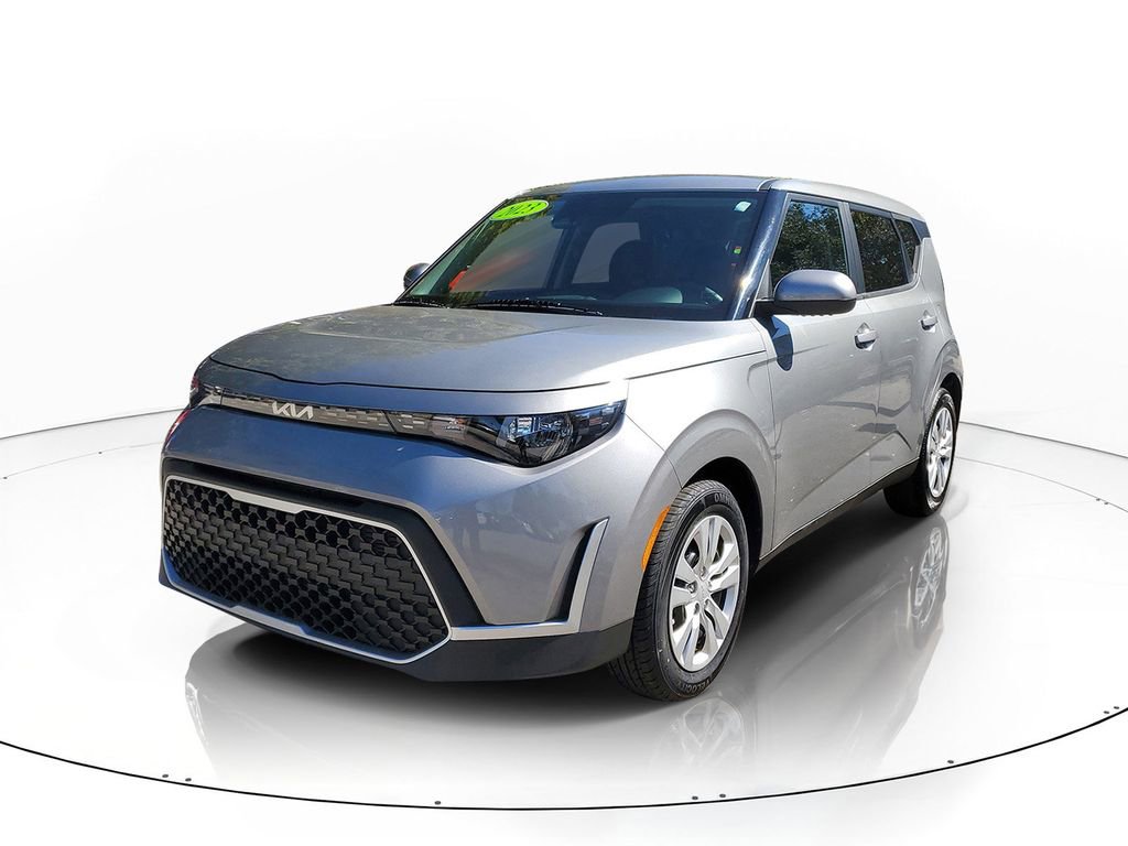 Certified 2023 Kia Soul LX image 3