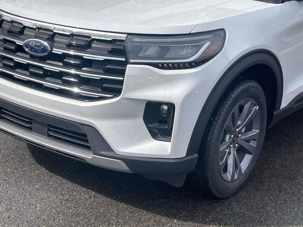New 2026 Ford Explorer Active w/ Active Comfort Package AWD/4WD image 13