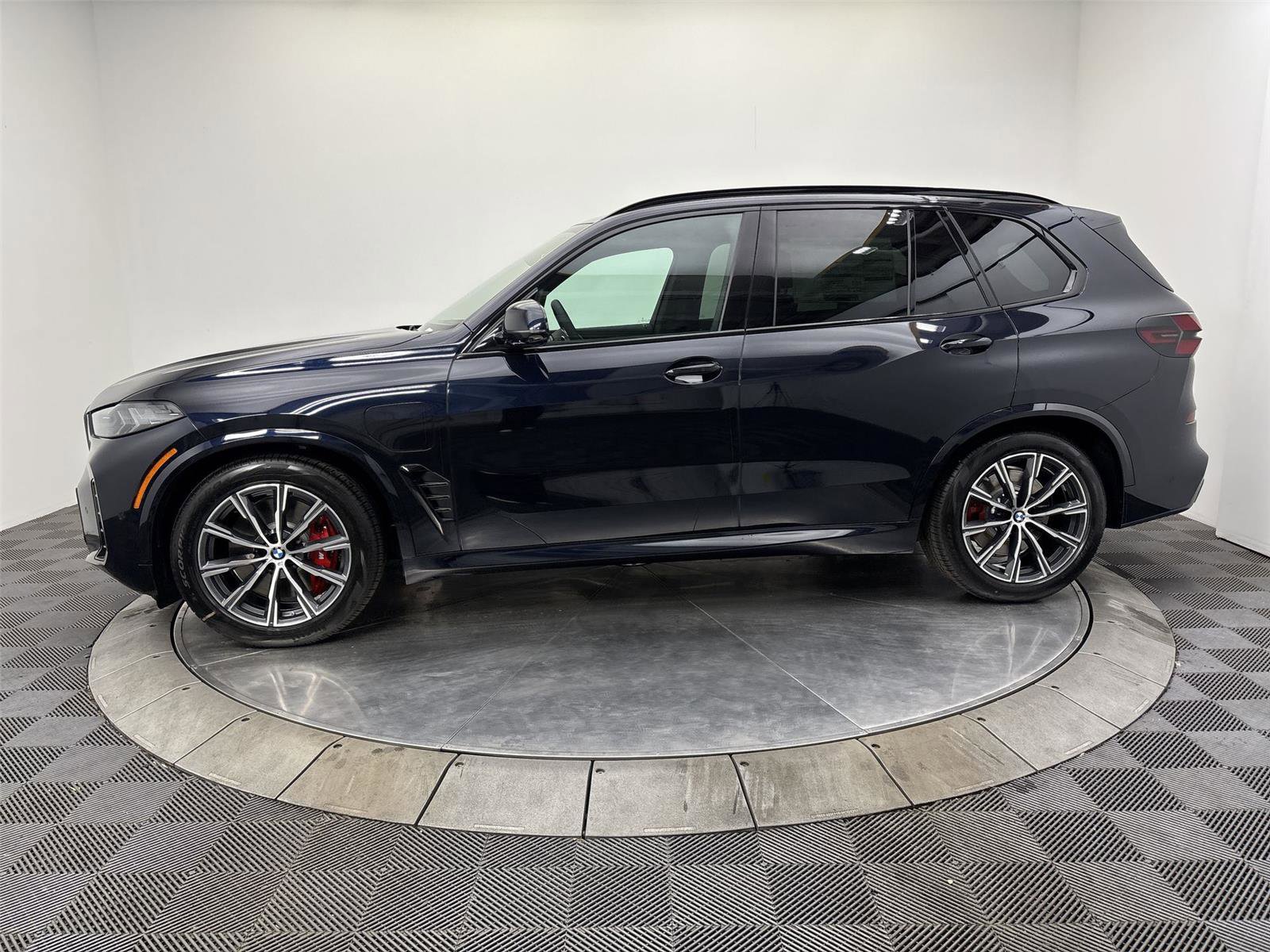 New 2026 BMW X5 xDrive50e AWD/4WD image 16