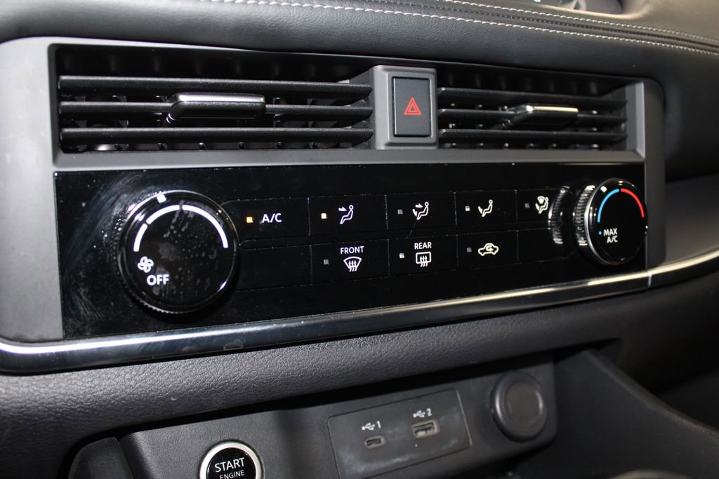 Used 2023 Nissan Rogue S image 46