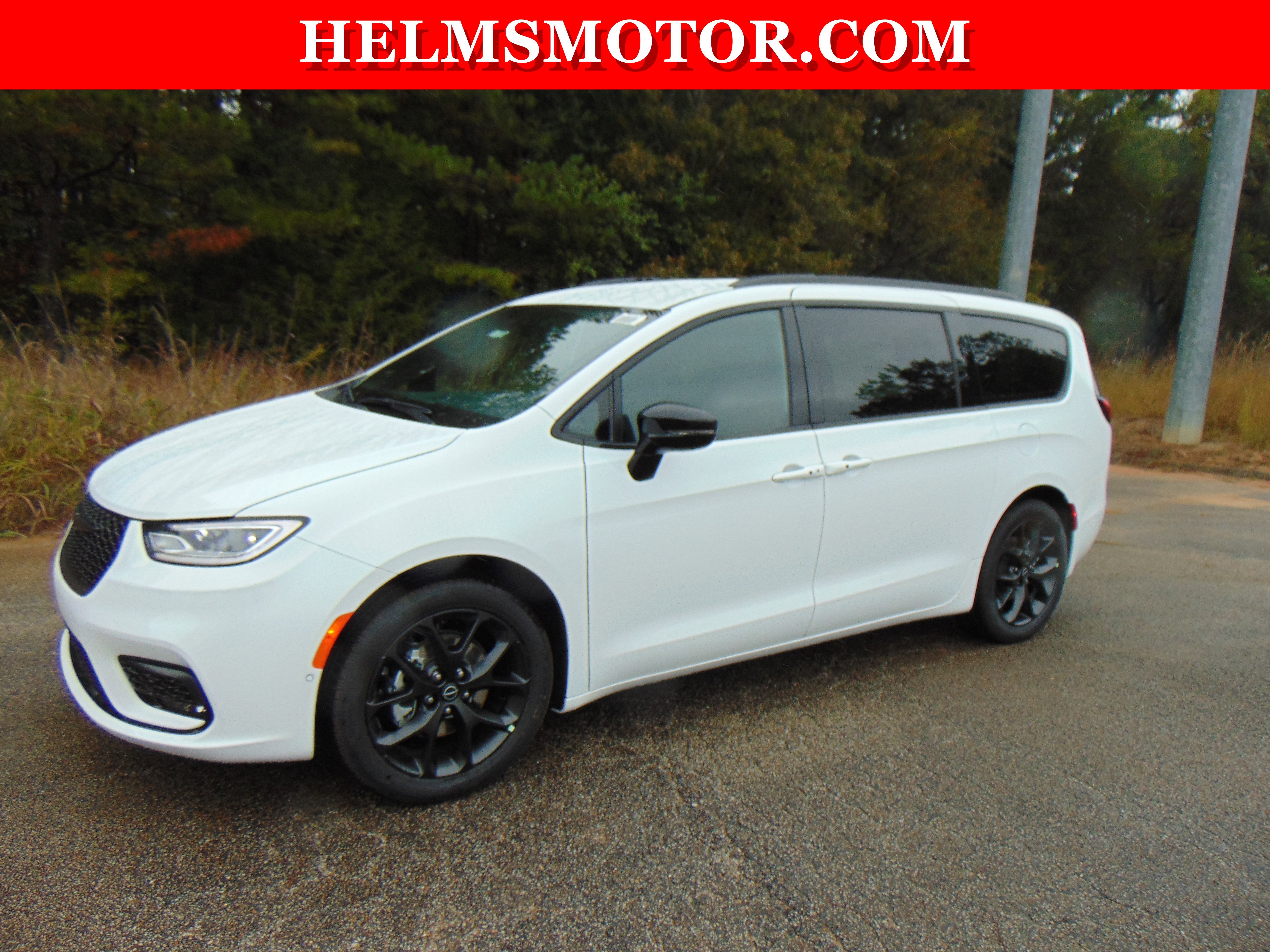 New 2026 Chrysler Pacifica Select w/ S Appearance Package image 5