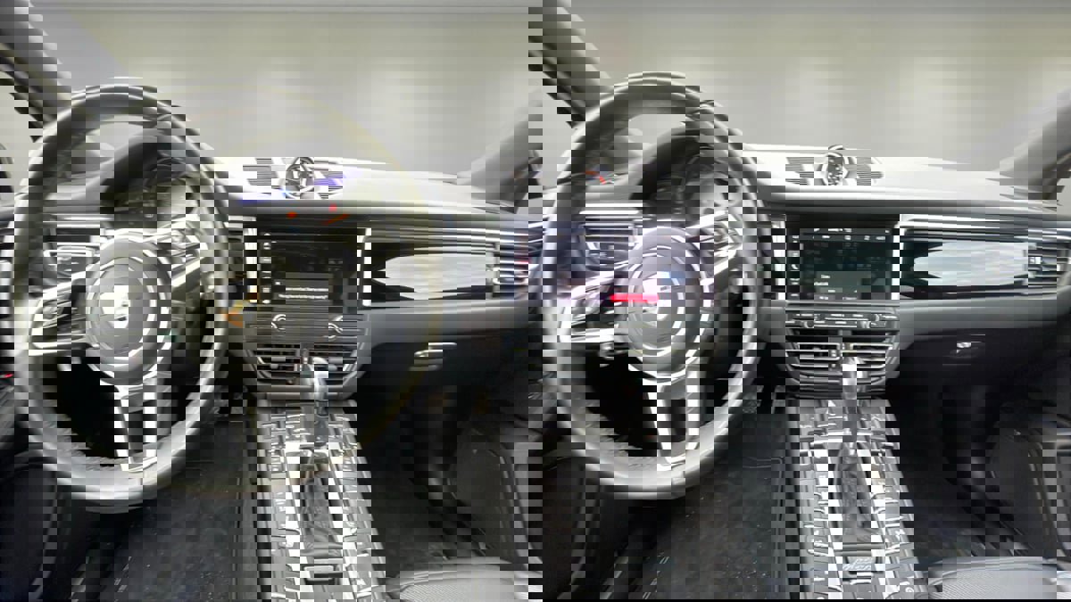 Used 2021 Porsche Macan S image 9