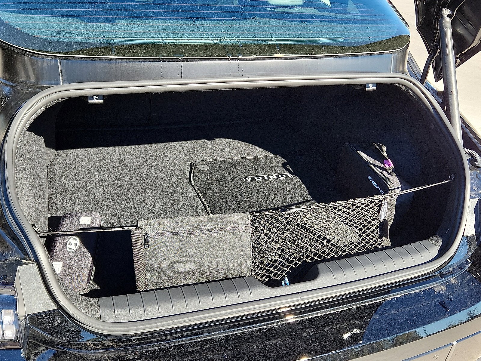 New 2025 Hyundai Ioniq 6 SE image 8