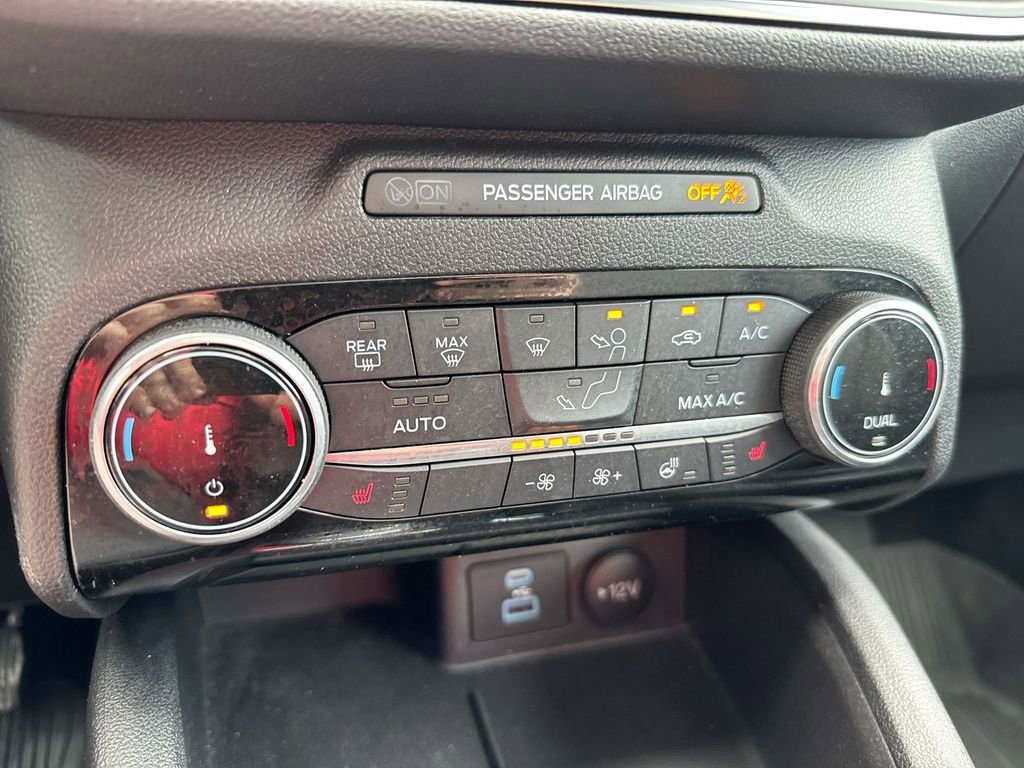 Used 2022 Ford Escape Titanium w/ Class II Trailer Tow Package AWD/4WD image 17