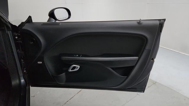 Used 2017 Dodge Challenger SXT w/ Driver Convenience Group image 20