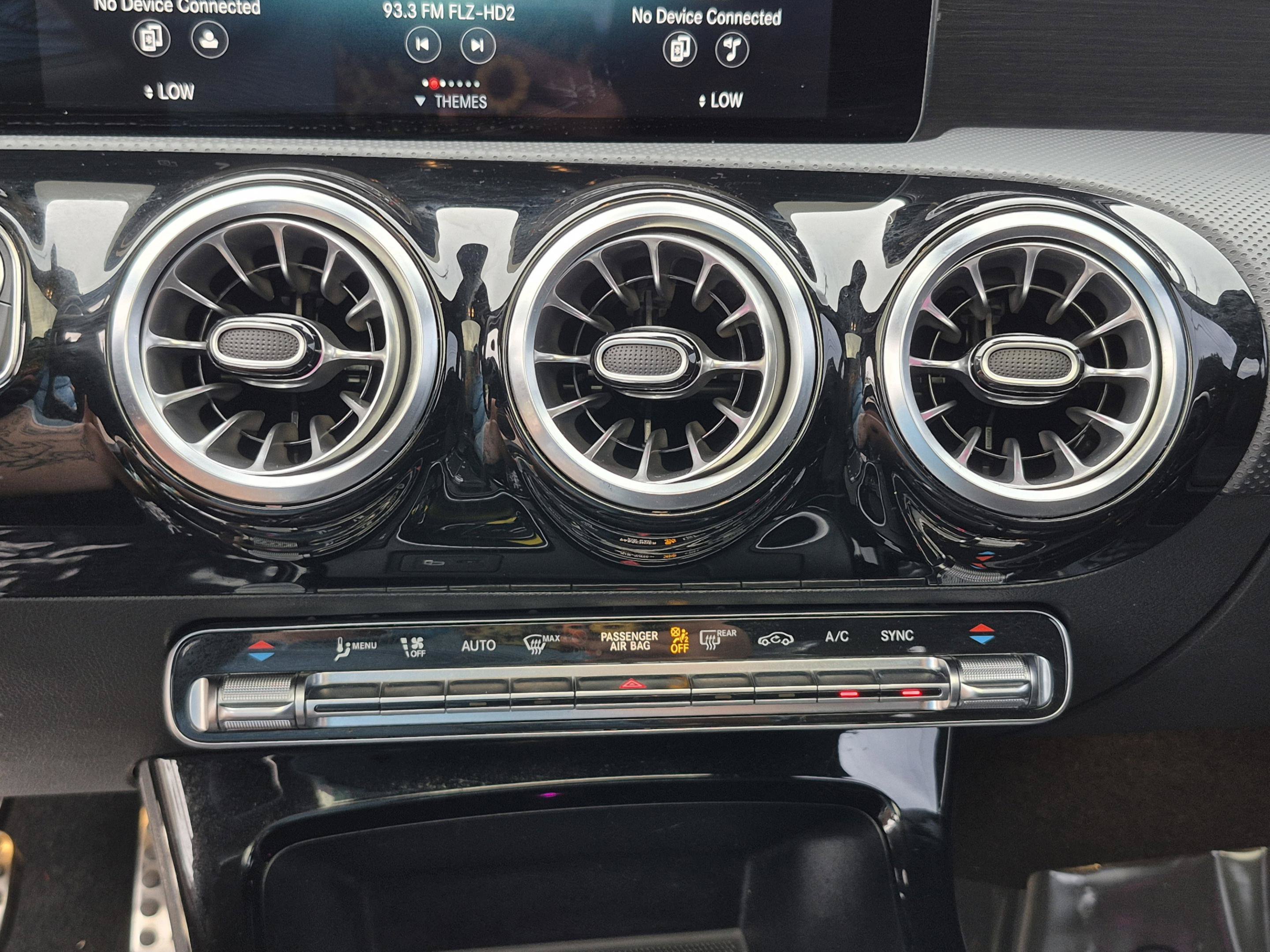 Used 2023 Mercedes-Benz CLA 250 4MATIC image 27