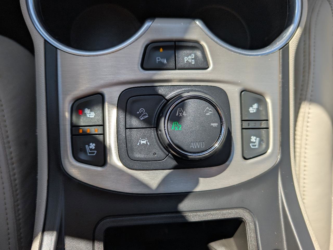 Used 2020 GMC Terrain Denali w/ Denali Premium Package AWD/4WD image 19