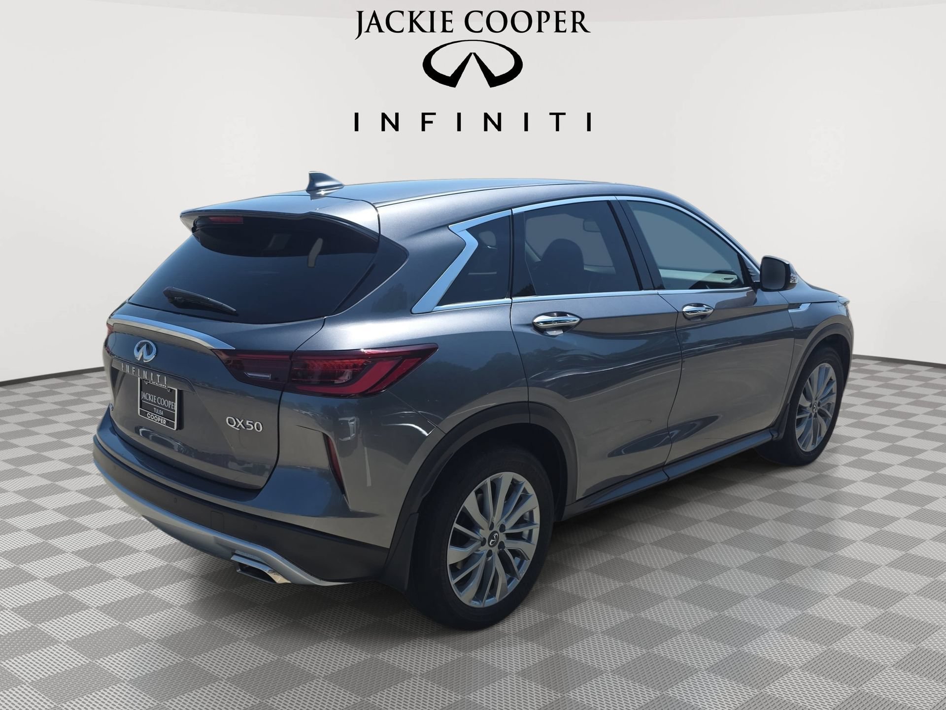 Certified 2025 INFINITI QX50 Pure AWD/4WD image 5