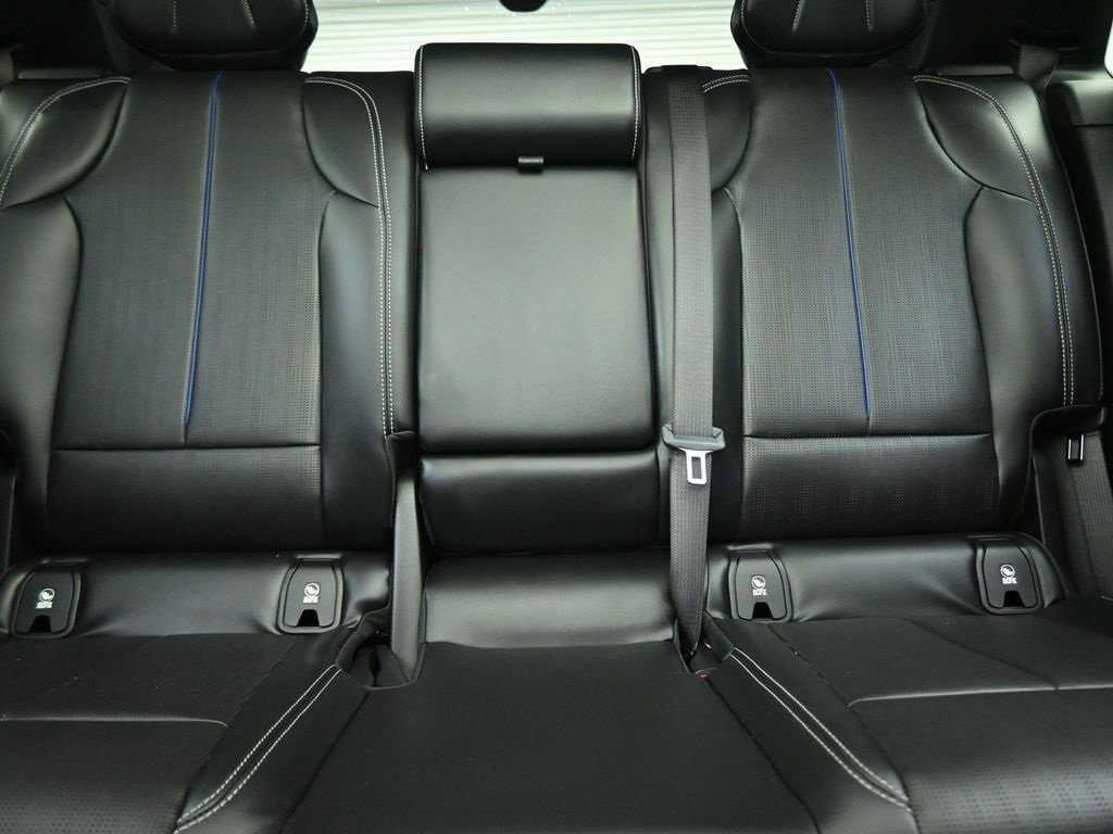 Used 2023 Cadillac Lyriq 2WD image 37