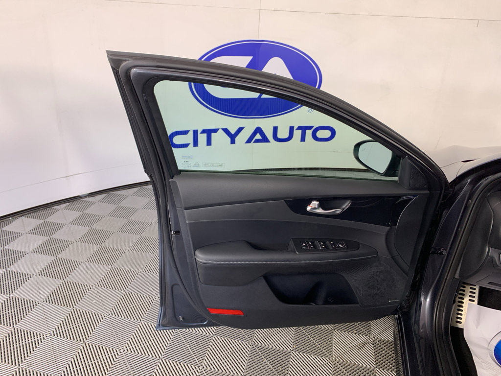 Used 2024 Kia Forte GT-Line w/ GT-Line Premium Package FWD image 14