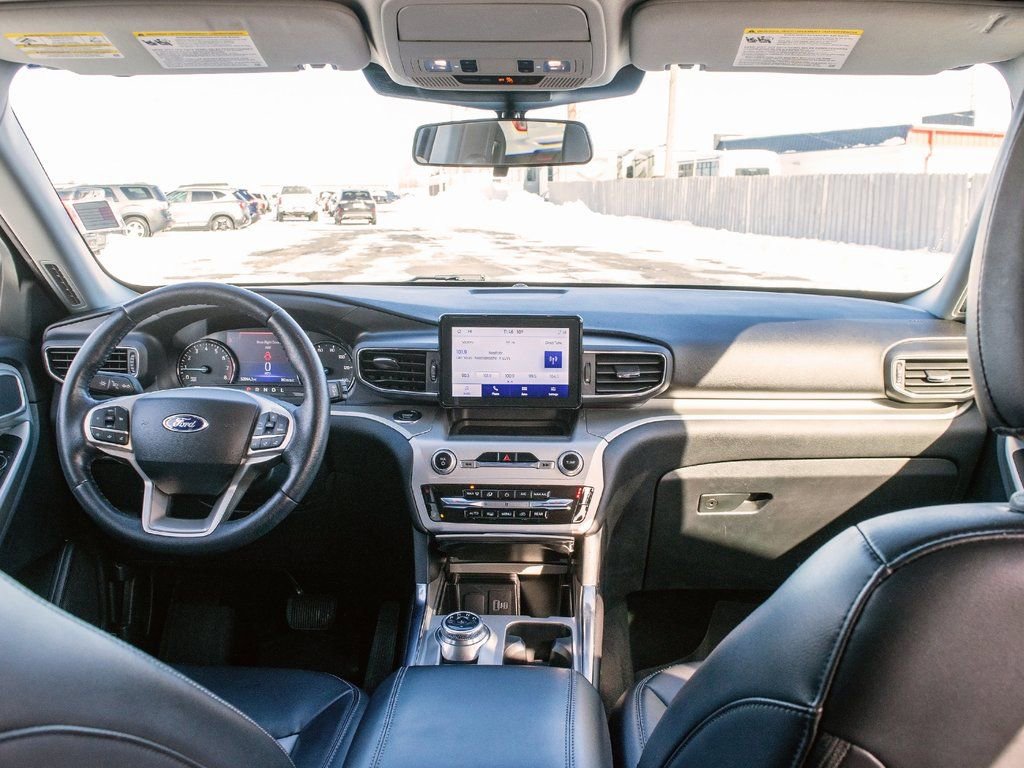 Used 2022 Ford Explorer XLT image 37