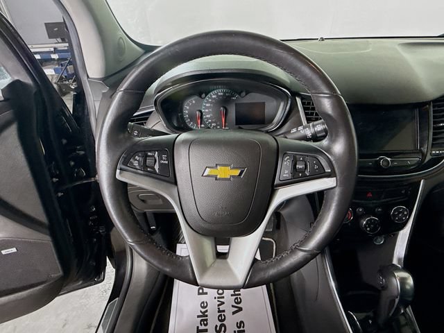 Used 2019 Chevrolet Trax Premier w/ Midnight Edition AWD/4WD image 14